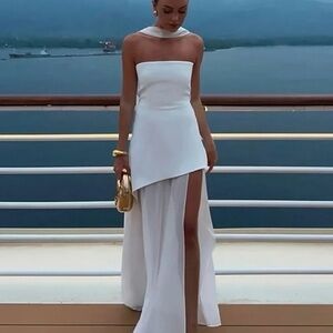 ❌sold❌LIKE NEW Amazon White Asymmetrical Strapless Dress Neck Scarf Bridal Small